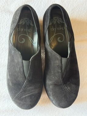 Dansko Women's Black Suede Slip-On Comfort Shoe size 39
